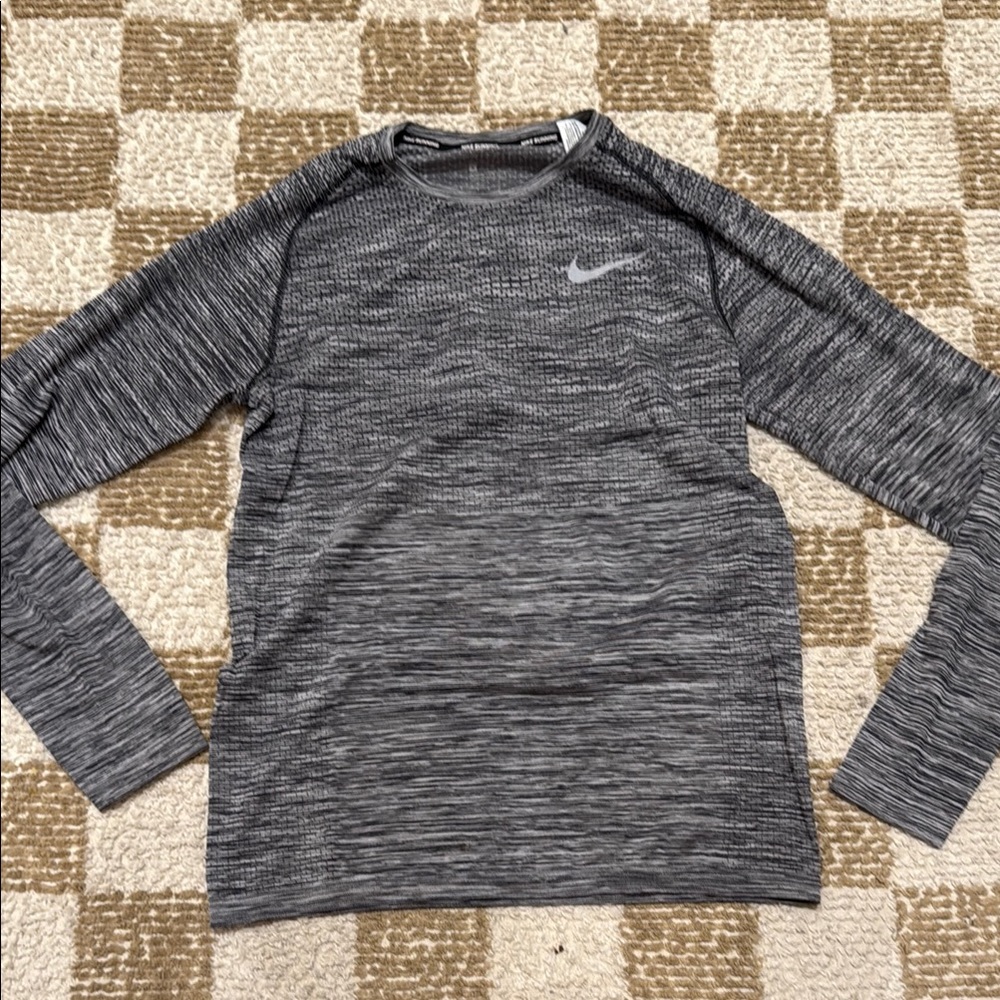 Nike Men's Gray Long Sleeve Shirt